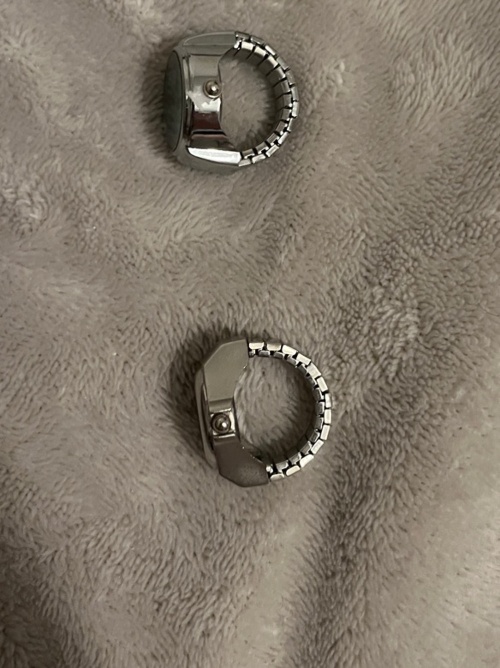 Lot of 2 Silver Stretchy Watch Rings - Silver Face and Green Face - Picture 3 of 9